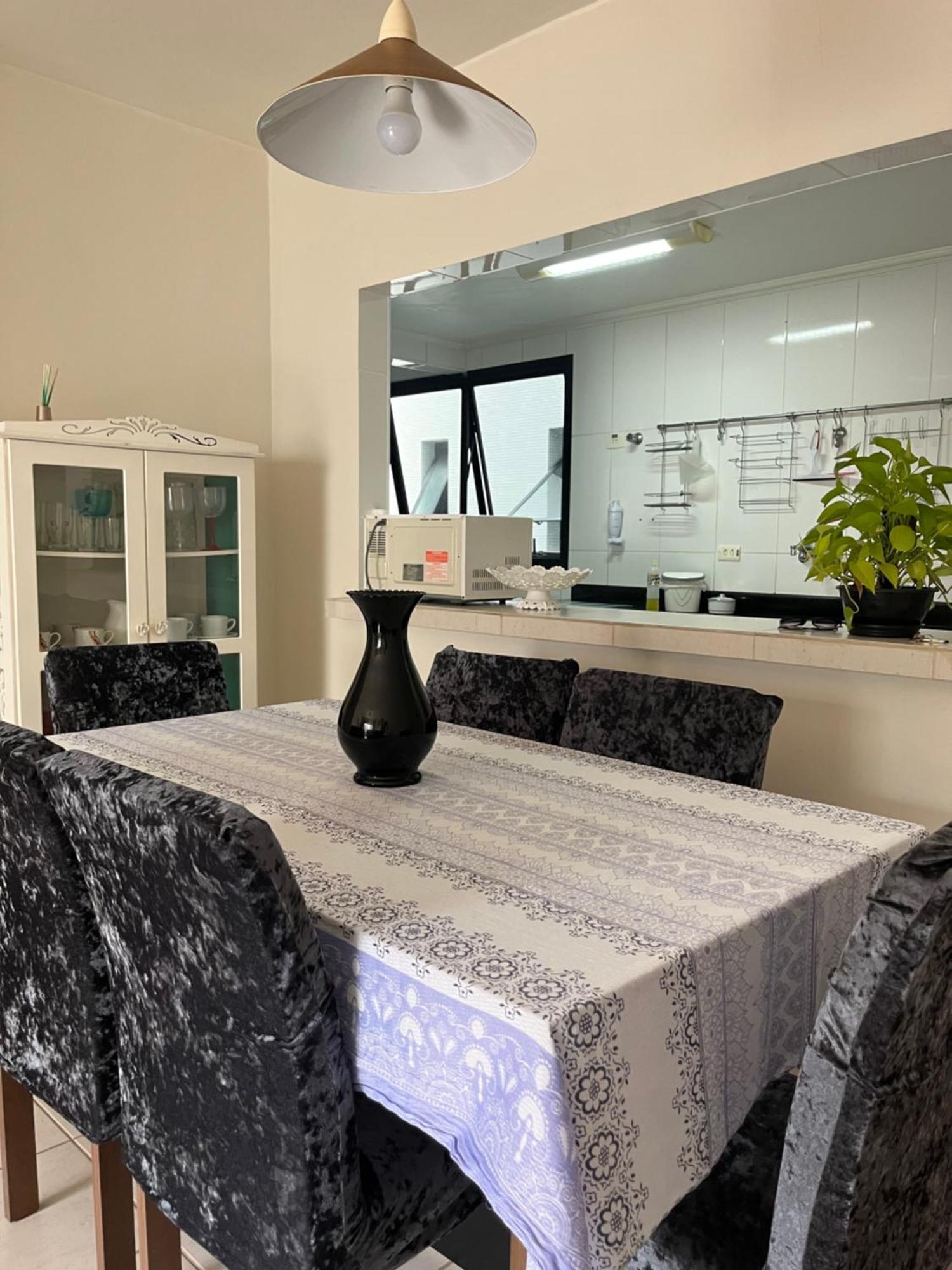 Apartamento Amplo A Menos De 400 Metros Da Praia Localizado Proximo A Praca Da Brunella, Area Nobre Do Guaruja. Eksteriør bilde